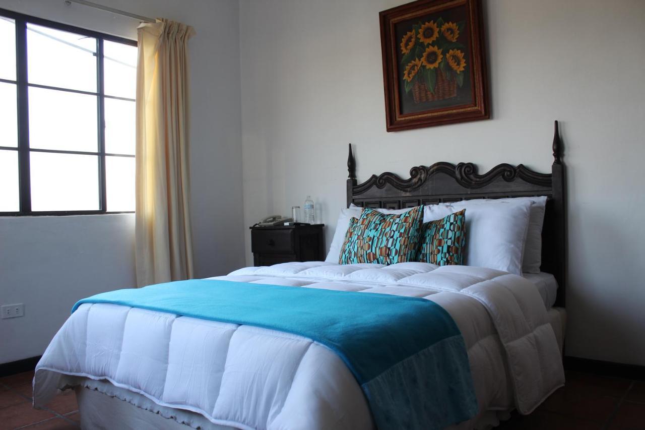 Hotel Villa Antigua San Salvador Bagian luar foto