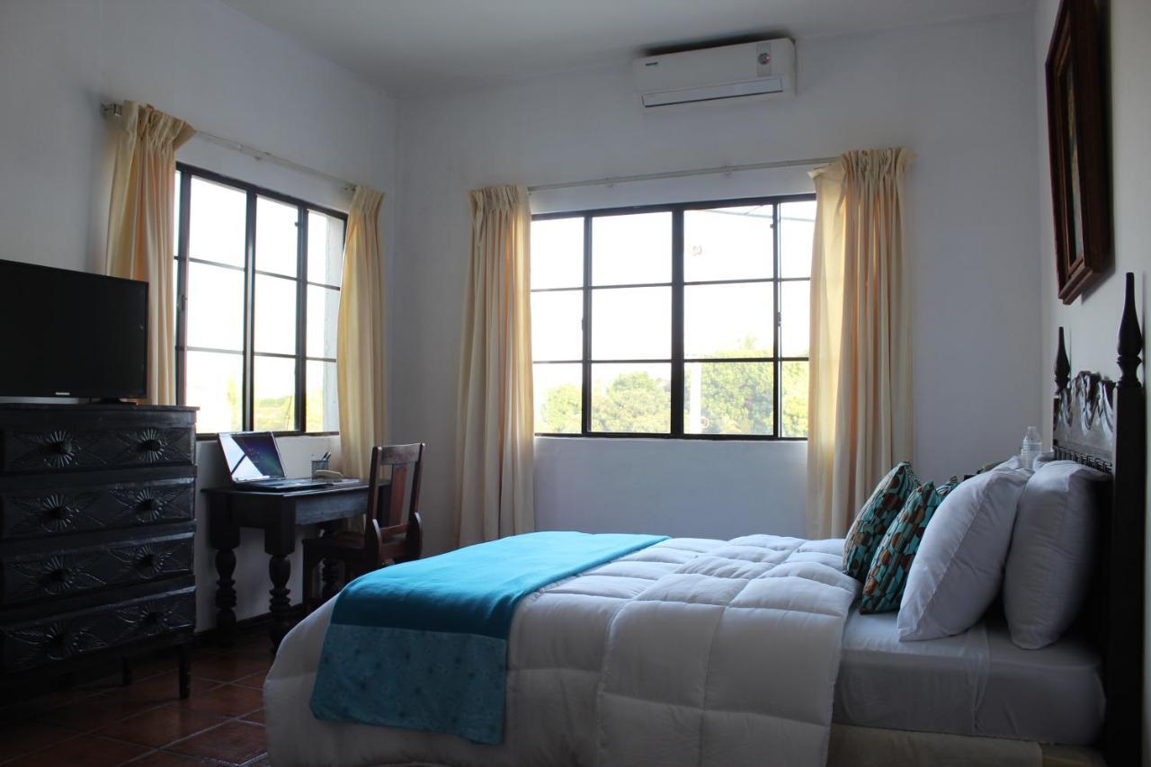 Hotel Villa Antigua San Salvador Bagian luar foto