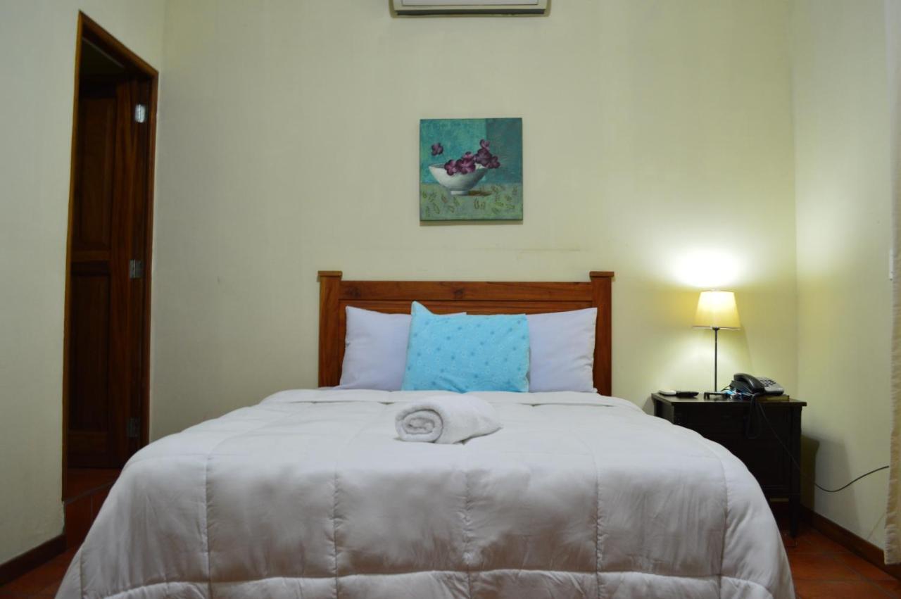 Hotel Villa Antigua San Salvador Bagian luar foto